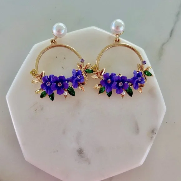 059 - PURPLE FLOWER 🌸 DANGLE EARRINGS - Picture 4 of 4